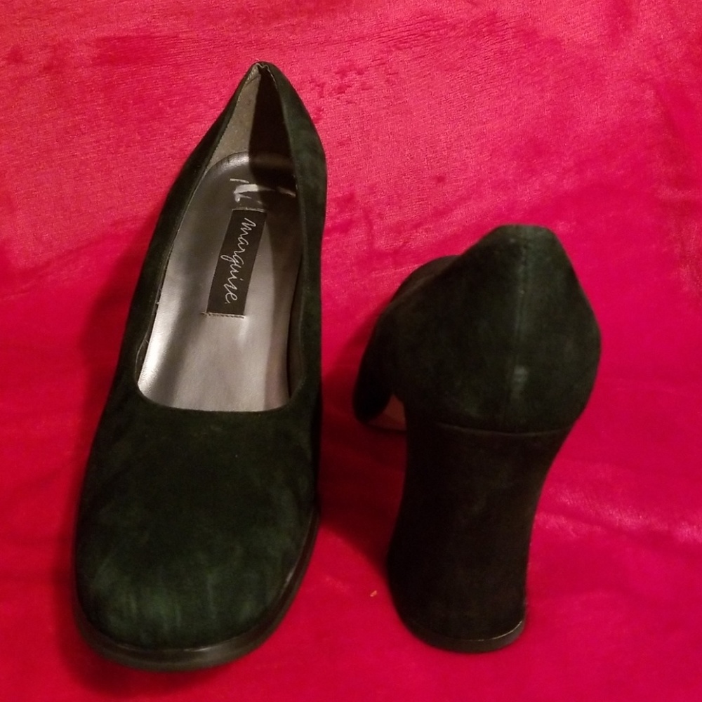 Green suede block heel pumps 9